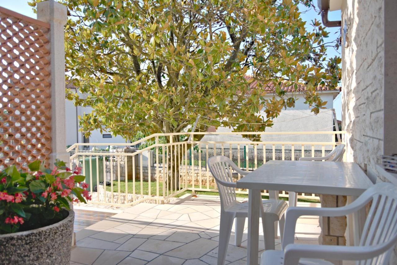 אומאג Apartments Vili מראה חיצוני תמונה