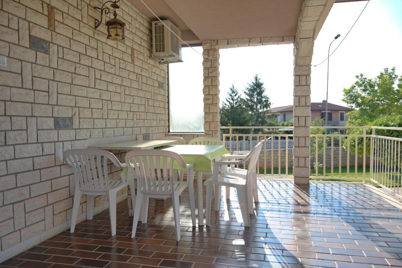 אומאג Apartments Vili מראה חיצוני תמונה